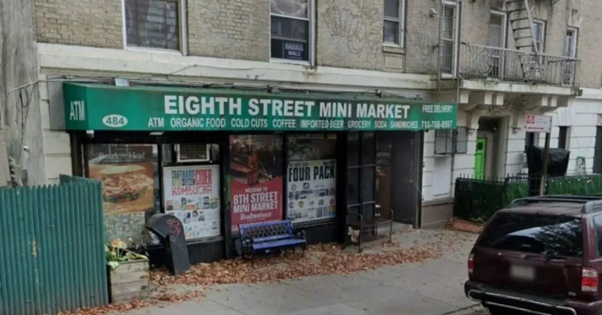 Park Slope bodega cat missing